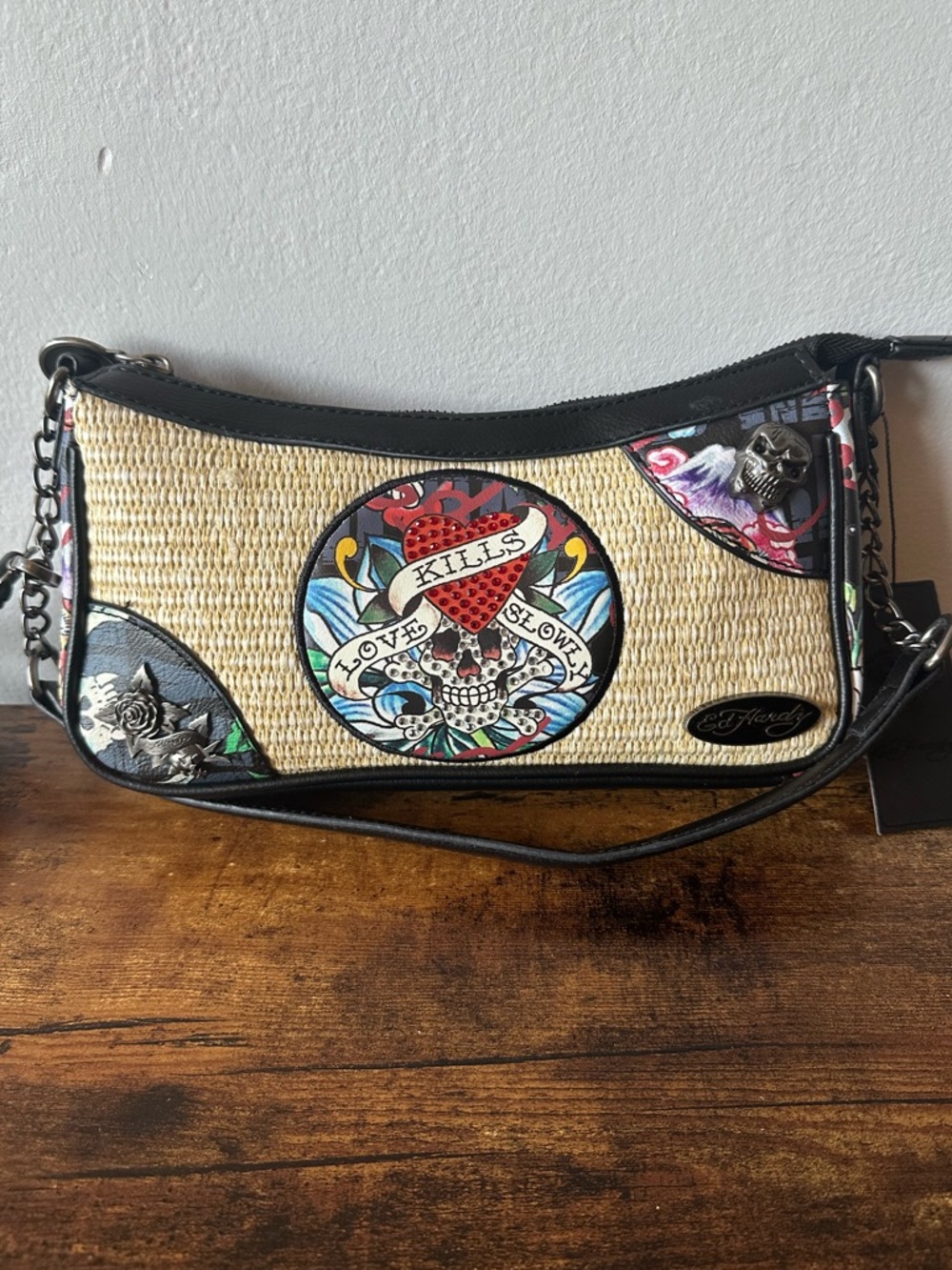 Ed Hardy Straw Shoulder / Crossbody Bag Black Trim & Multicolor Tattoo Print NWT - Picture 3 of 8